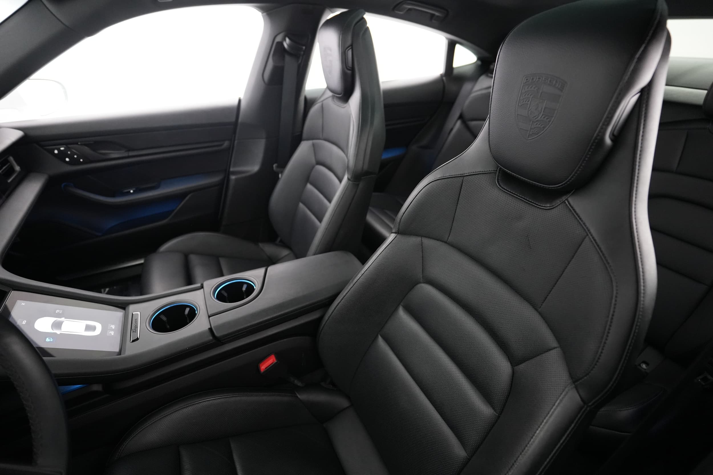 2022 Porsche Taycan interior