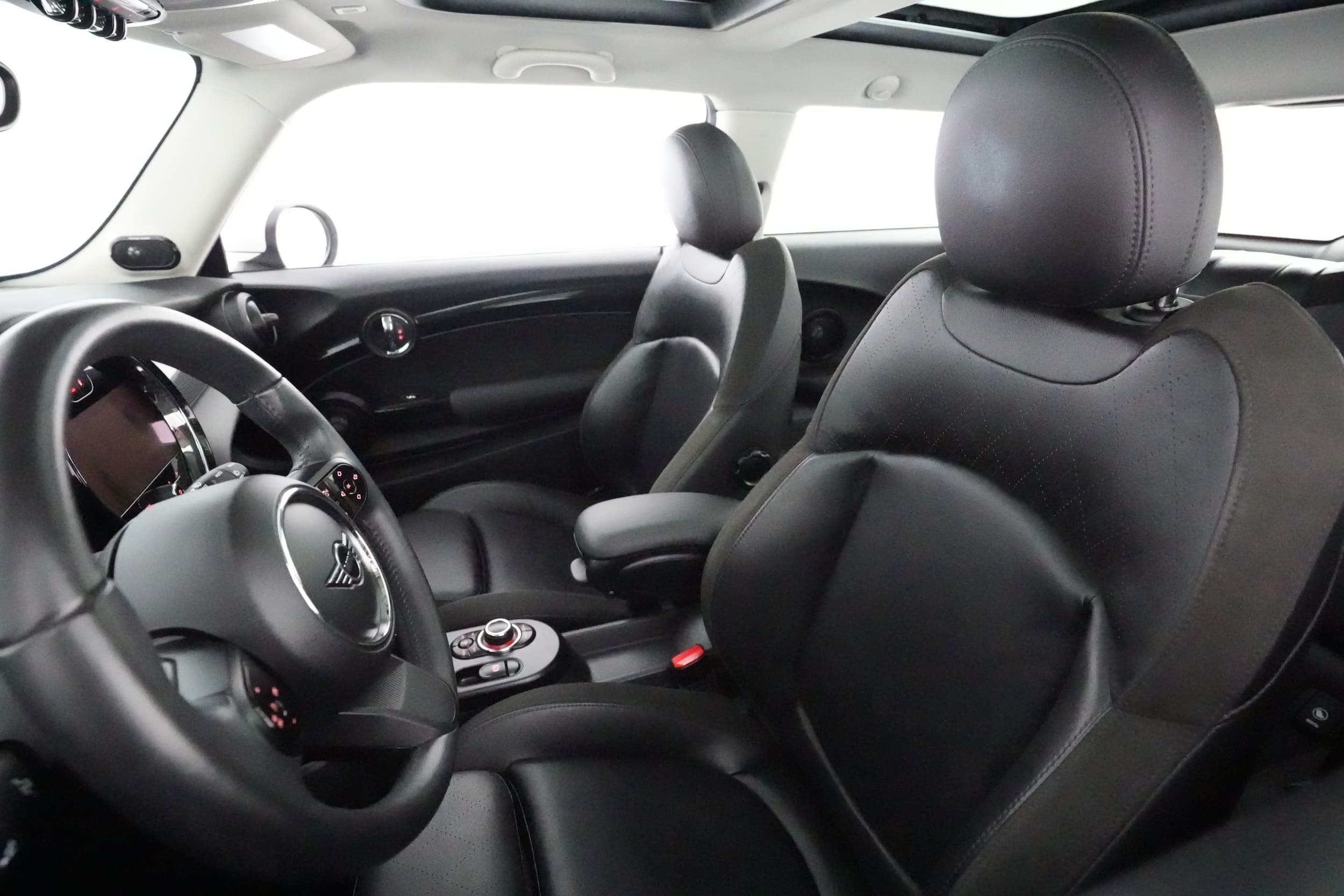 2023 MINI Cooper SE interior